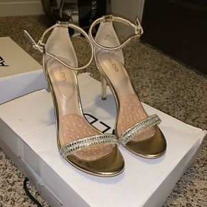 ALDO CIASA GOLD HEELS